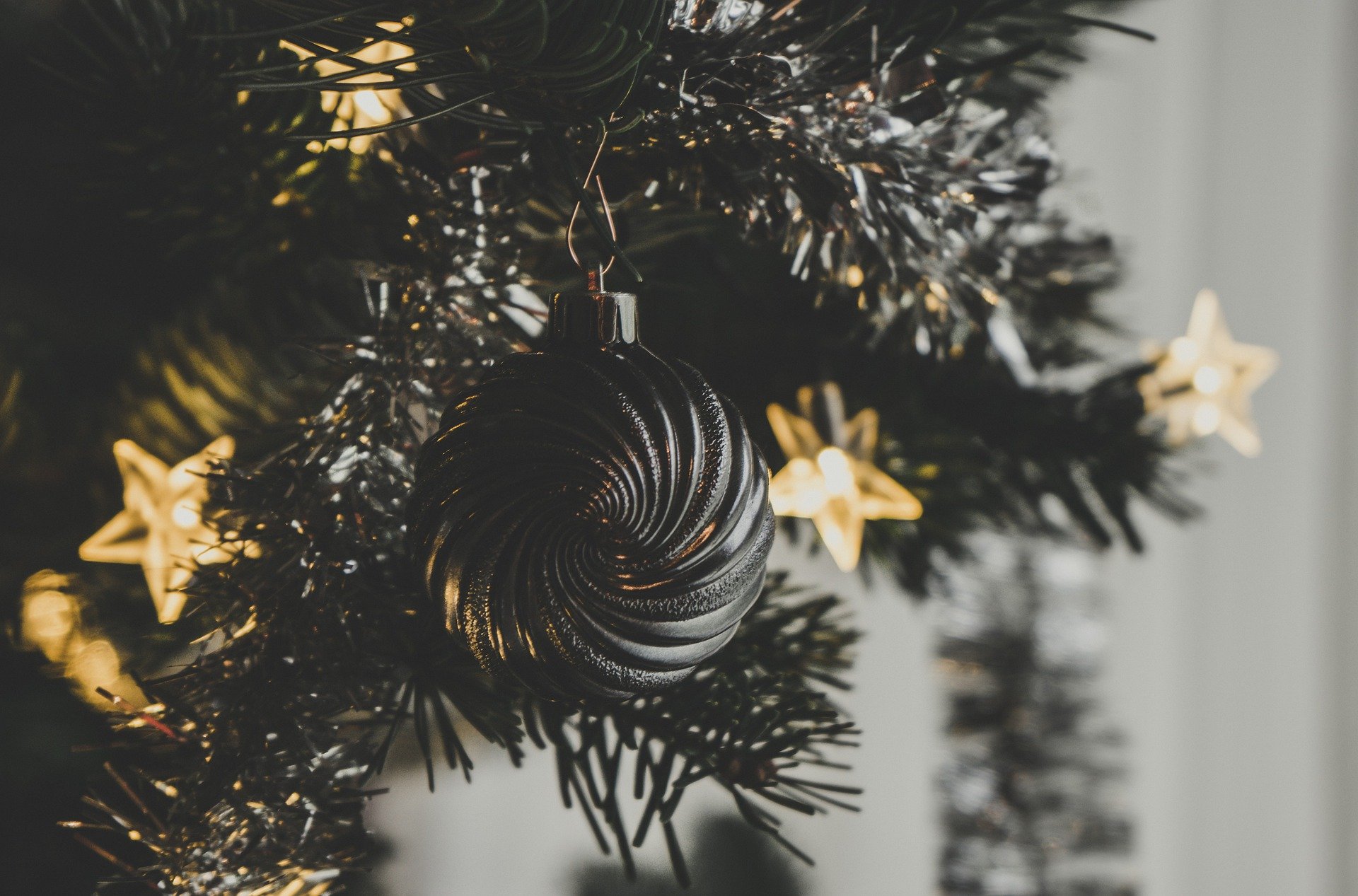 Árbol de Navidad con adornos - Barcelona.