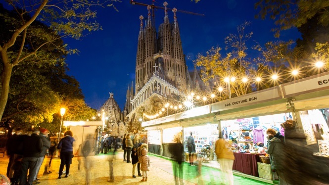 Mercadillo de Navidad Sagrada Familia Malda Hotel